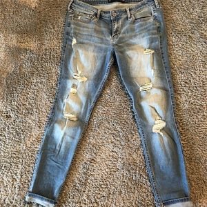 Hollister ripped jeans sz9